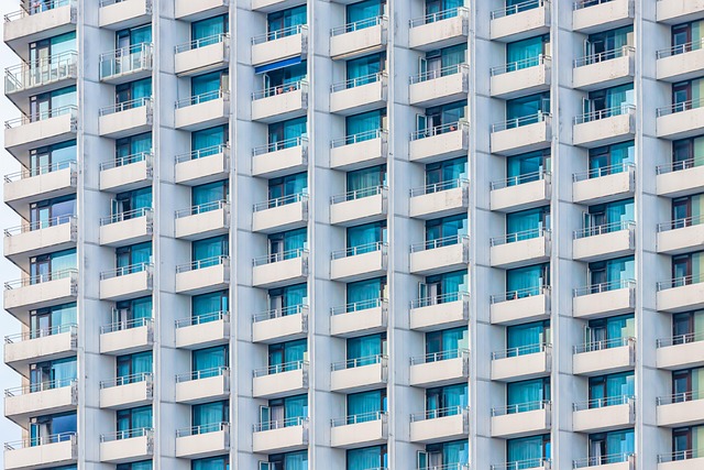 kraków real estate commercial market analysis